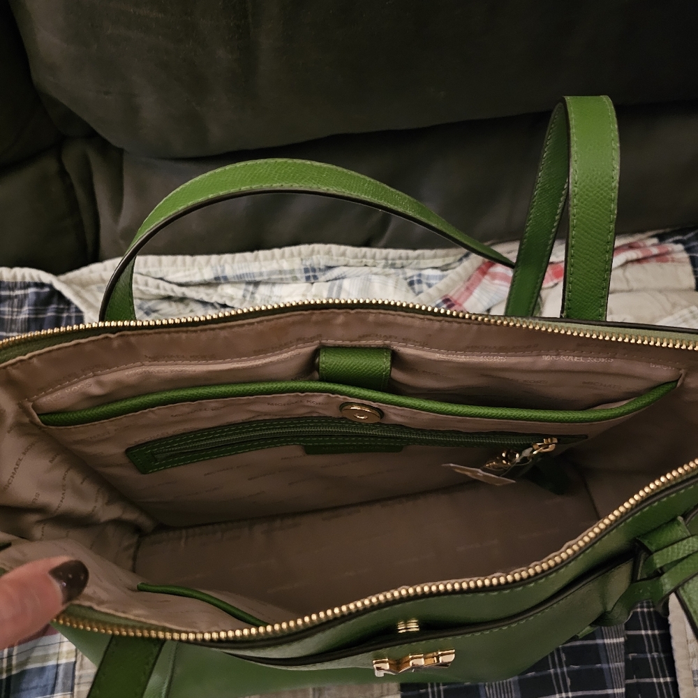 Michael Kors Vibrant Green Tote Bag - Picture 4 of 4